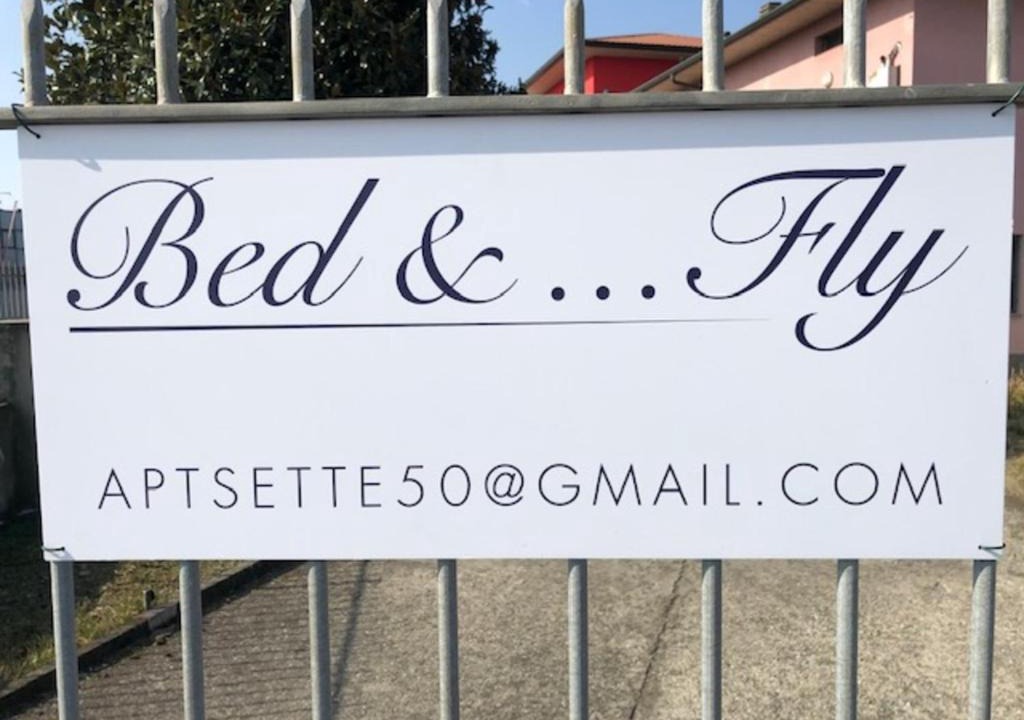 Grassobbio Apartment | Bed &. Fly