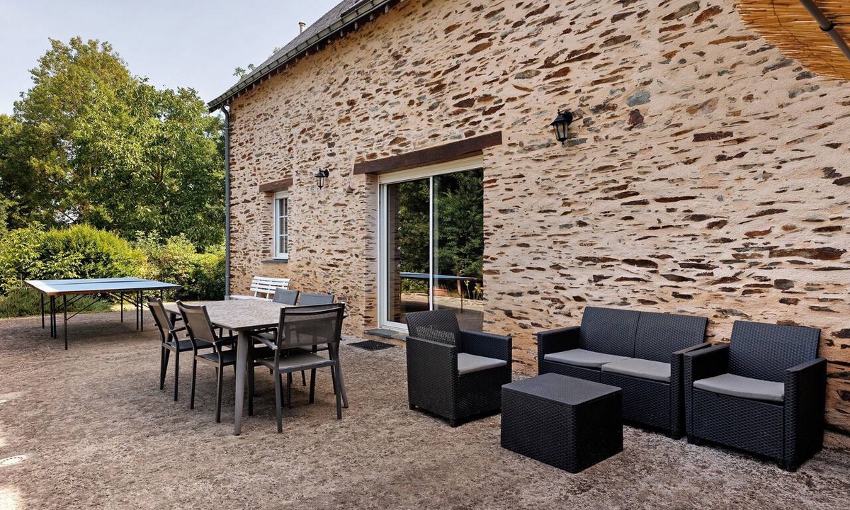 Nyoiseau House | Gîte Le Relais Des Hirondelles: Lake View, Private Terrace & Wi-Fi