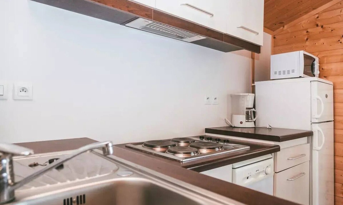 Monclar-de-Quercy Ski Chalet | Lands of France - Hamlets of the Lakes - 3 Room Chalet 6 People