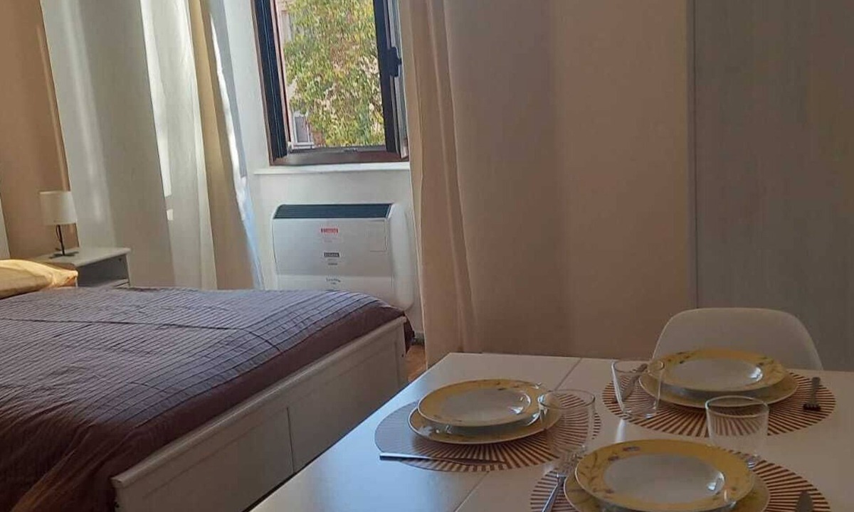 Roe Volciano Apartment | Studio apartment a few km from Salò near Lake Garda