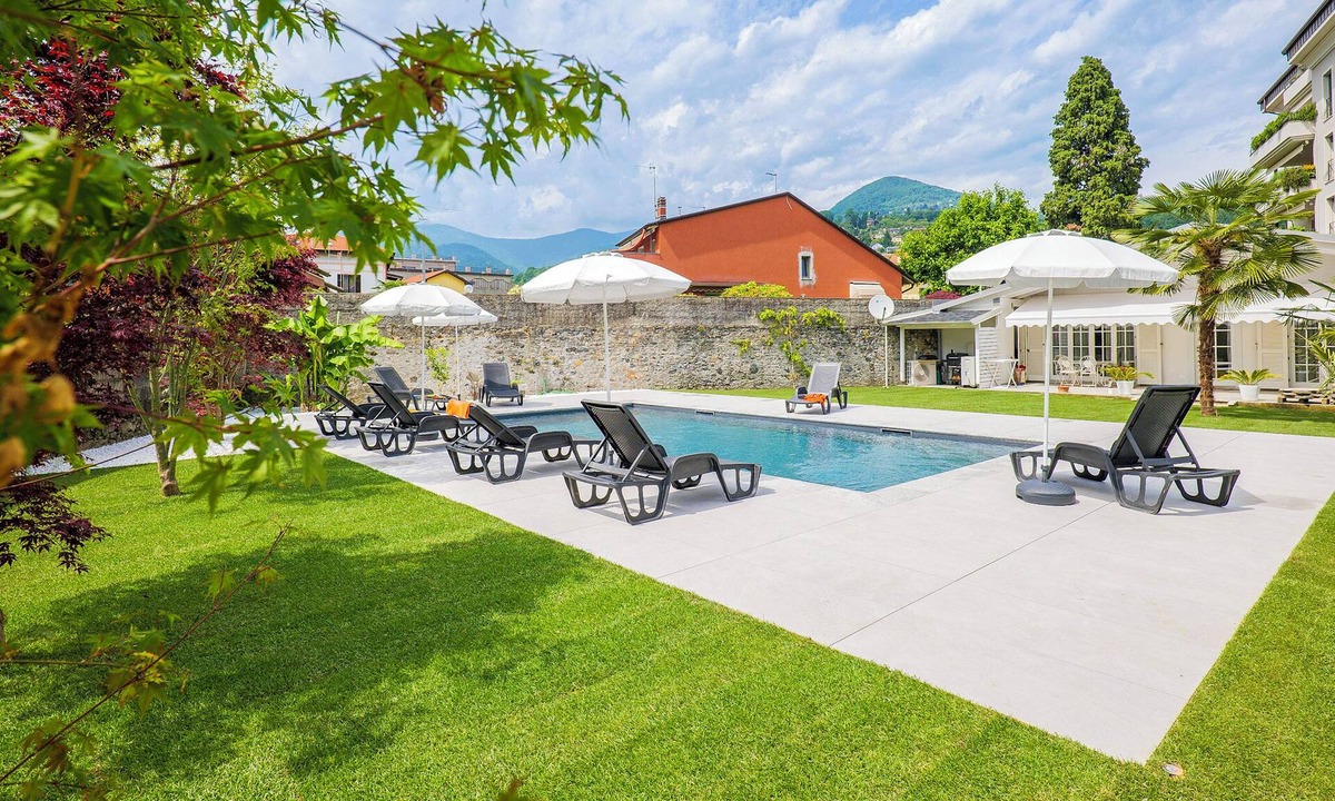 Intra Apartment | Villa Rachel Quadro by Lago Reisen