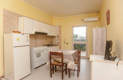 Villa San Pietro Apartment | Apartment "Alice" with Mountain View, Wi-Fi, A/C, Terrace & Garden