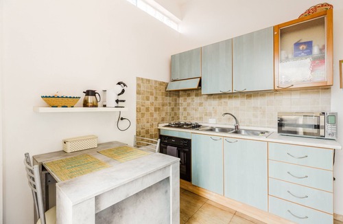 Solanas Apartment | Apartment 'Casa Rimedia' with Balcony, Wi-Fi and Air Conditioning