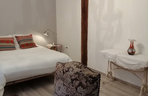 Coullons Bed & Breakfast | Apartment "Les Alliots" with Private Terrace, Garden, and Wi-Fi