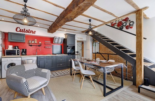 Les Epesses Apartment | Apartment 'Les Glycines N2' with Private Terrace, Balcony and Wi-Fi