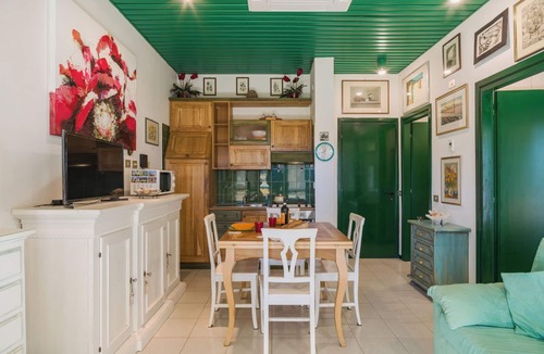 Cinquale Apartment | Appartamento Residence Henderson by Interhome