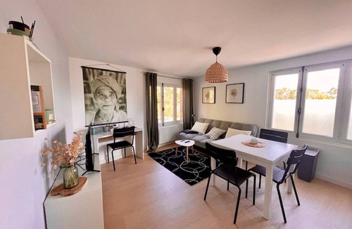Vitre Apartment | AppartCosy 26 Business apartment