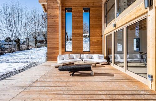 Fontcouverte-la-Toussuire Ski Chalet | Black Arves