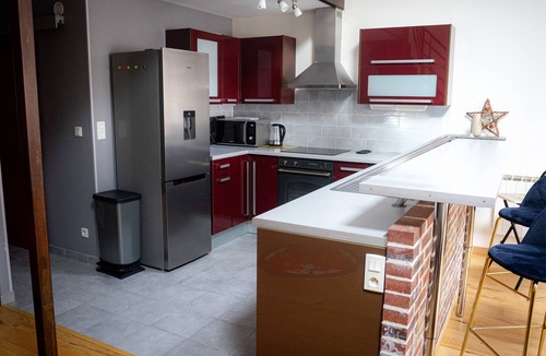 Troyes Apartment | Bright loft ideal for family, friends or business stays