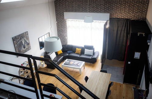 Troyes Apartment | Bright loft ideal for family, friends or business stays