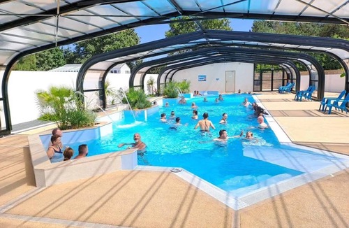 Saint-Christophe-du-Ligneron House | Camping 4 étoiles - Piscine - ccbg0fd