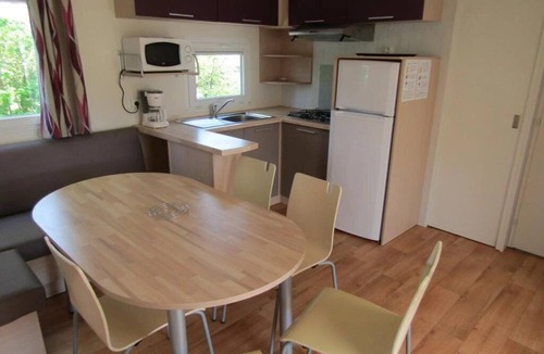 Saint-Christophe-du-Ligneron House | Camping 4 étoiles - Piscine - ccbg0ga