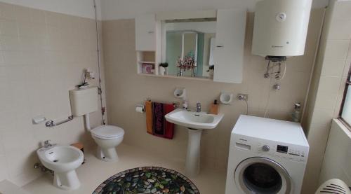 Albese con Cassano House | Casa Bloom Como