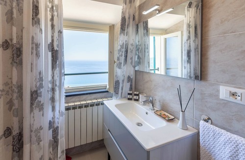 Santa Giulia Bed & Breakfast | Cava Ardè Rooms: on the hill of Santa Giulia, with a breathtaking view