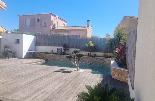 Cournonsec House | Charming villa with a pool near the beaches.