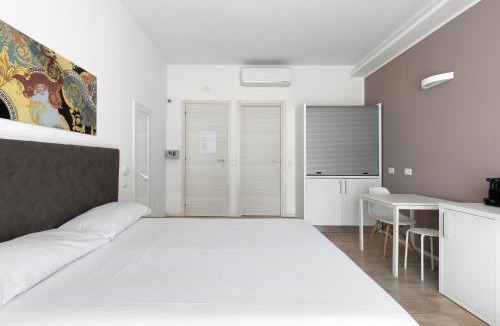 Historic Center Apartment | Cineteca Grey Studio I by Wonderful Italy