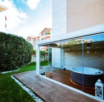 Zona XVIII Capannelle Apartment | Domus Aqua Luxury Apartment