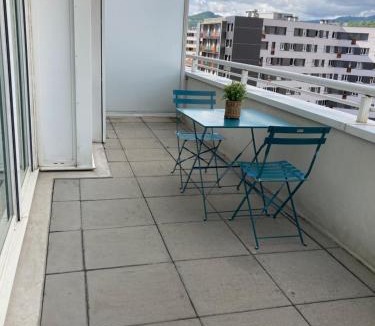 Blatin Apartment | F1 hyper centre avec garage, terrasse 8 m2, lumineux, WIFI