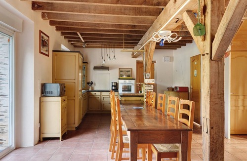 Nyoiseau House | Gîte Le Relais Des Hirondelles: Lake View, Private Terrace & Wi-Fi