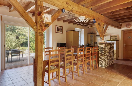 Nyoiseau House | Gîte Le Relais Des Hirondelles: Lake View, Private Terrace & Wi-Fi
