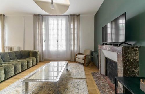 Gannat House | Grande Maison République - Maison design et climatisée en centre ville