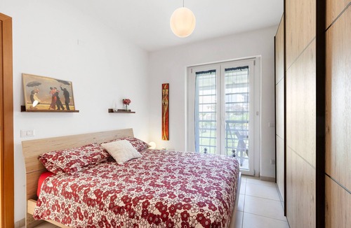 Anzio Bed & Breakfast | Holiday Home 'Zampamare Bb - Anzio' with Private Terrace, Private Garden and Wi-Fi