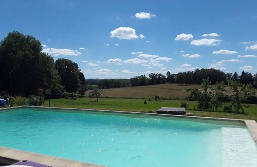 Saint-Avit-de-Tardes House | Homerez - House in Saint-Avit-de-Tardes