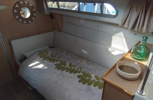 Guipry-Messac Boat Rental | Horizon Vilaine, Logement insolite, Bateau à quai
