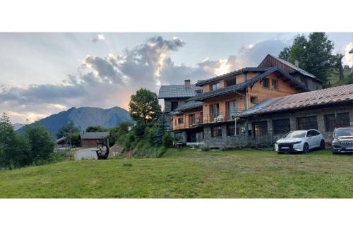 Albiez-Montrond Ski Chalet | La scierie de la grande ourse