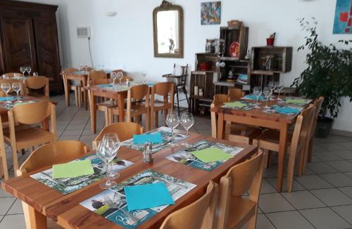 Olloix Bed & Breakfast | Maison de la Monne