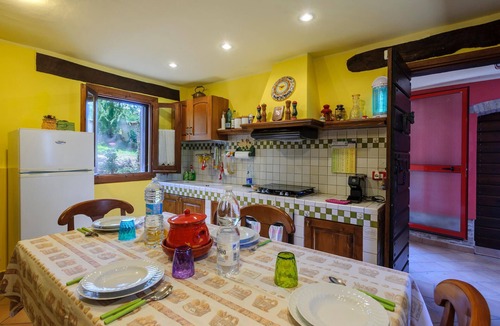 Bellante House | Nice home in Bellante with kitchen