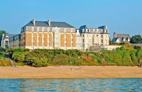 Saint-Ideuc Apartment | Reine Marine -T2 Face Mer by Interhome