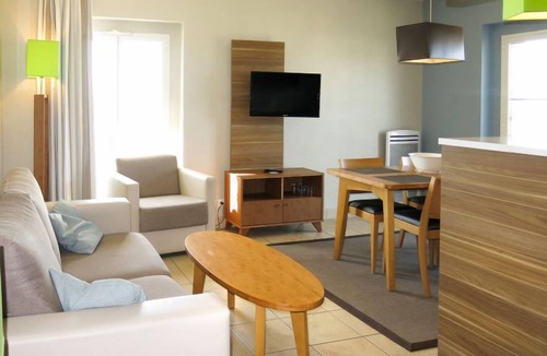Saint-Ideuc Apartment | Reine Marine -T2 Face Mer by Interhome