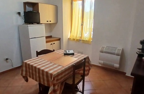 Rocca di Papa Apartment | Room 'Matrimoniale Con Letto Singolo' with Shared Garden and Wi-Fi