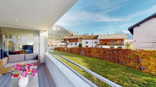 Lenz Apartment | Spacious apartment with mountain view