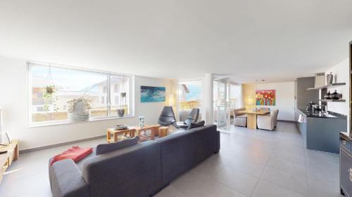 Lenz Apartment | Spacious apartment with mountain view