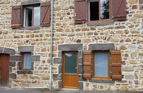 Saint-Genes-Champanelle Apartment | Studio Chaleureux, 5mn Chaine des Puys