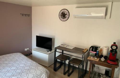 Ancy-le-Libre Apartment | Studio indépendant climatisé au calme