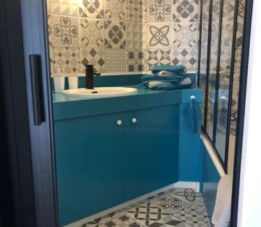 Romans-sur-Isere Apartment | Studio Moderne, Terrasse et Parking