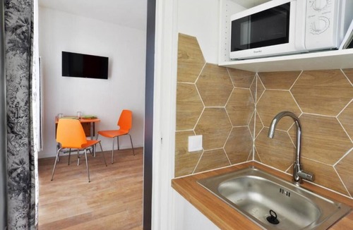 Juvisy-sur-Orge Apartment | Studio on quiet courtyard in town center