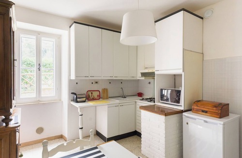 Bagnaia House | Un Petit Paradis - Holiday apartment for two with Perugia view!