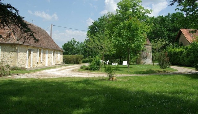 1 WEEK FROM 310 EUROS FOR 5 TO 6 PEOPLE ACCORDING TO SEASON