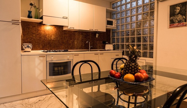3 bedrooms, 2 baths apartment