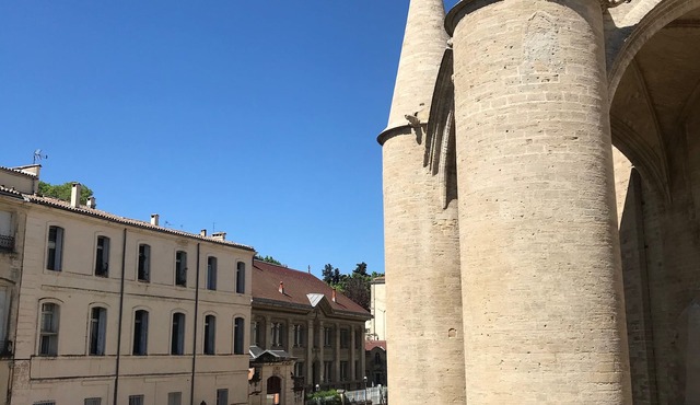 Apartment with cathedral view in the historical quarter