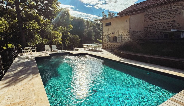 Ardèche estate from 1748 - Private heated pool - 16 travelers
