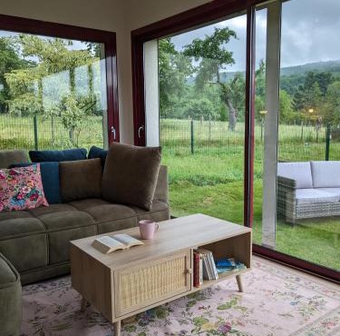 Aux Fleurs des Champs - Appartement avec Terrasse, Parking et Piscine
