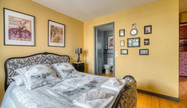 Bed and Breakfast 'La Pompadour' with Shared Pool, Shared Garden and Wi-Fi