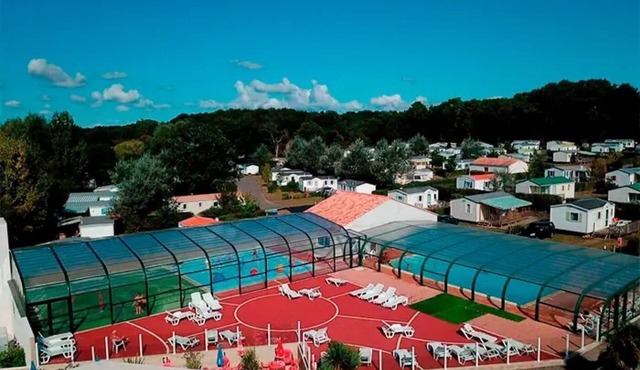 Camping 4 étoiles - Piscine - ccbg0fi