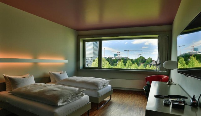 Dasbreitehotel am Rhein