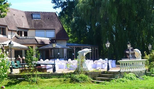 Homerez - Big villa for 15 ppl. with garden, terrace and balcony at Courtenay
